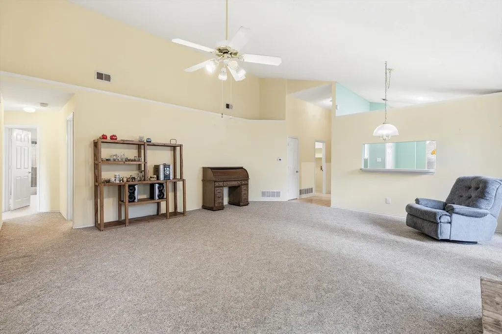 2703 Old English Court Euless TX 76039