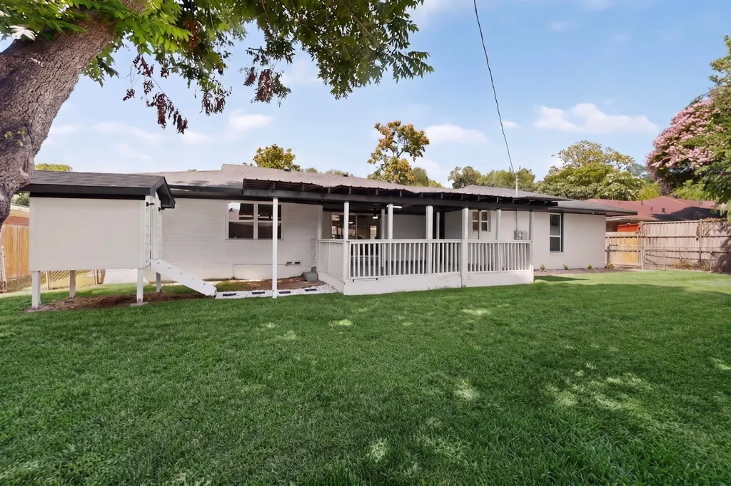 811 Tarryall Drive Dallas TX 75224