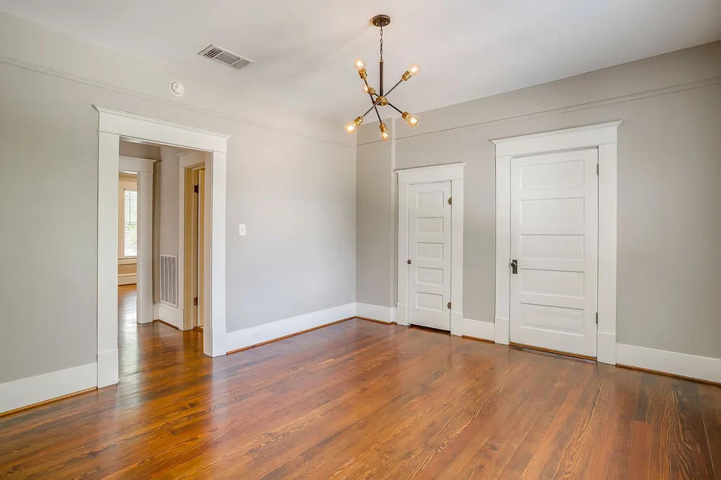 1630 Mistletoe Boulevard Fort Worth TX 76104