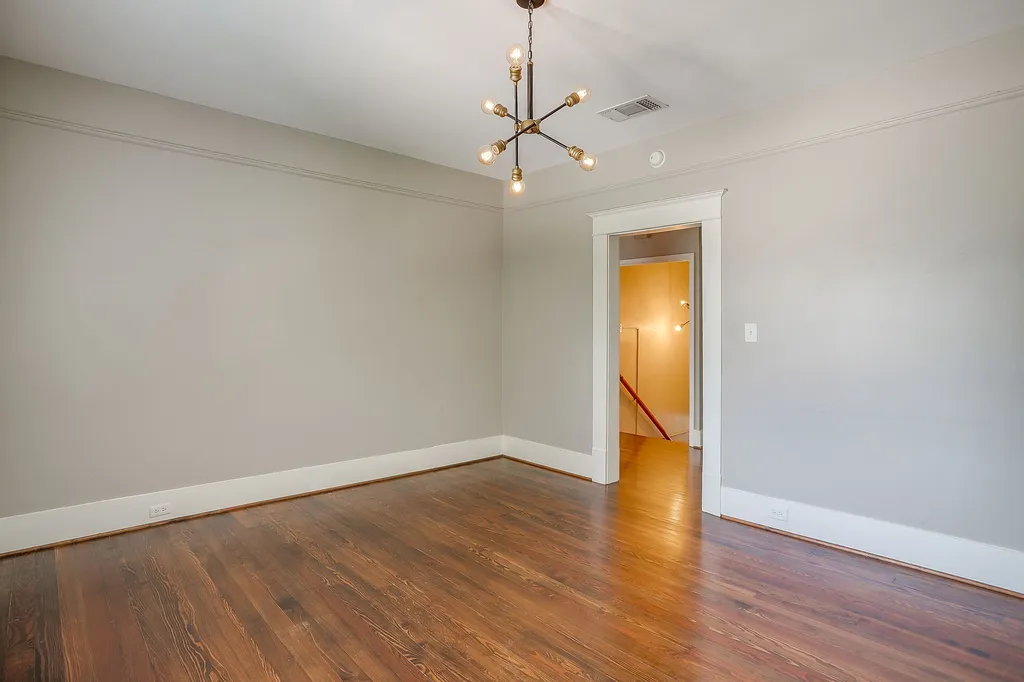 1630 Mistletoe Boulevard Fort Worth TX 76104