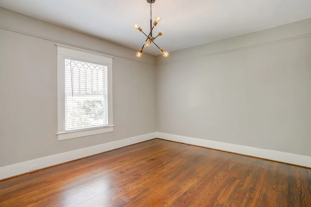 1630 Mistletoe Boulevard Fort Worth TX 76104
