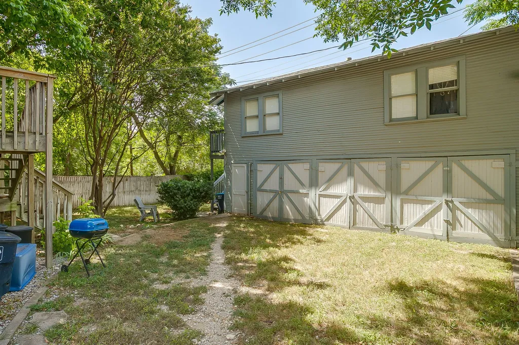 1630 Mistletoe Boulevard Fort Worth TX 76104