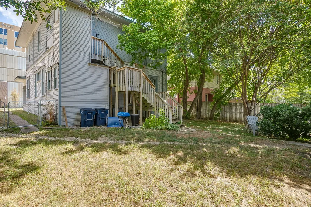 1630 Mistletoe Boulevard Fort Worth TX 76104