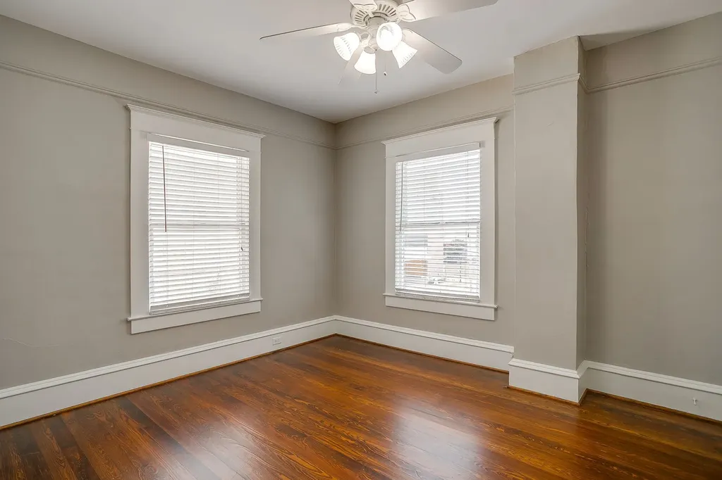 1630 Mistletoe Boulevard Fort Worth TX 76104
