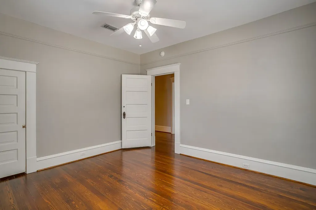 1630 Mistletoe Boulevard Fort Worth TX 76104