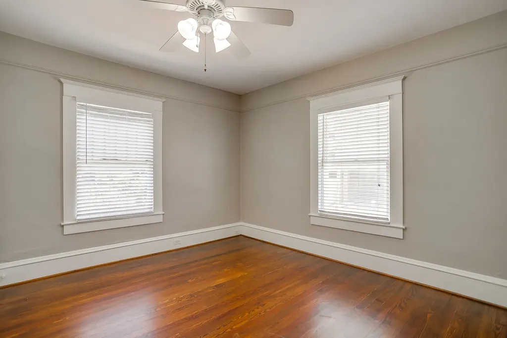 1630 Mistletoe Boulevard Fort Worth TX 76104