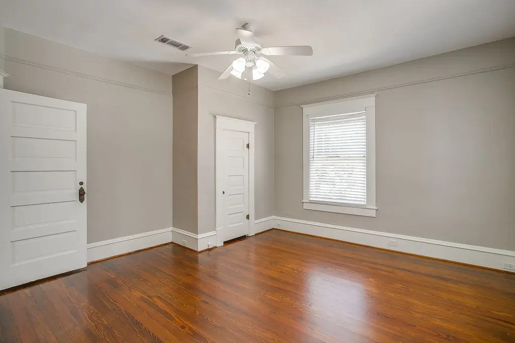 1630 Mistletoe Boulevard Fort Worth TX 76104