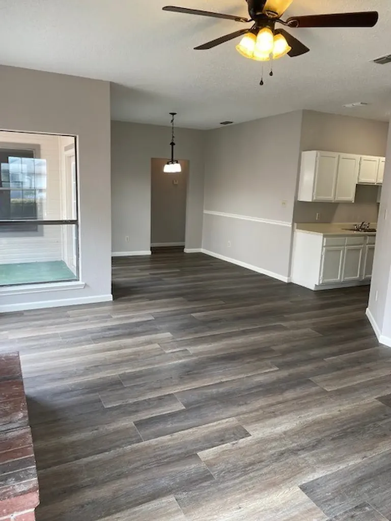 805 Melville Drive Arlington TX 76015