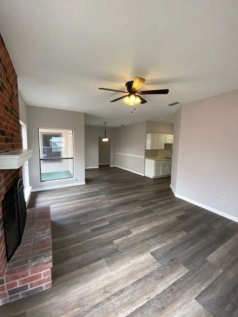 805 Melville Drive Arlington TX 76015
