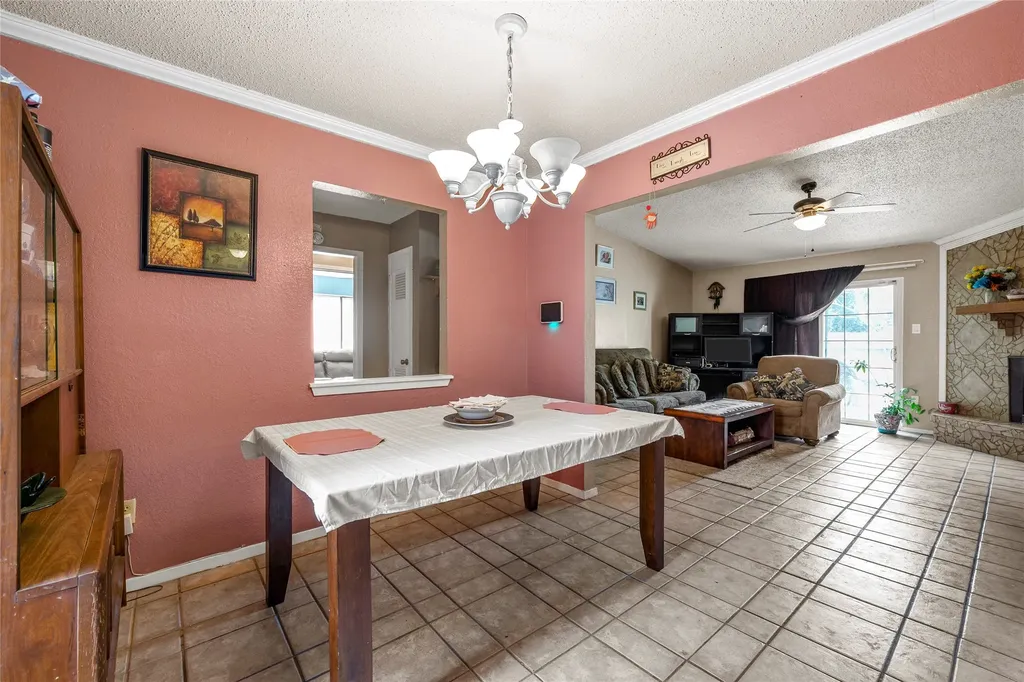 2105 Real Drive Woodway TX 76712