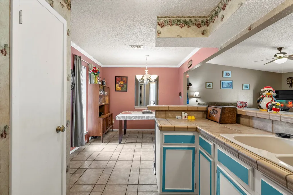 2105 Real Drive Woodway TX 76712