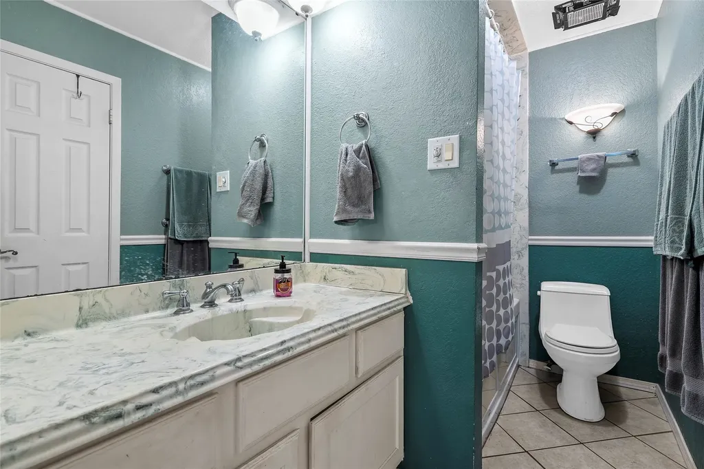 2105 Real Drive Woodway TX 76712