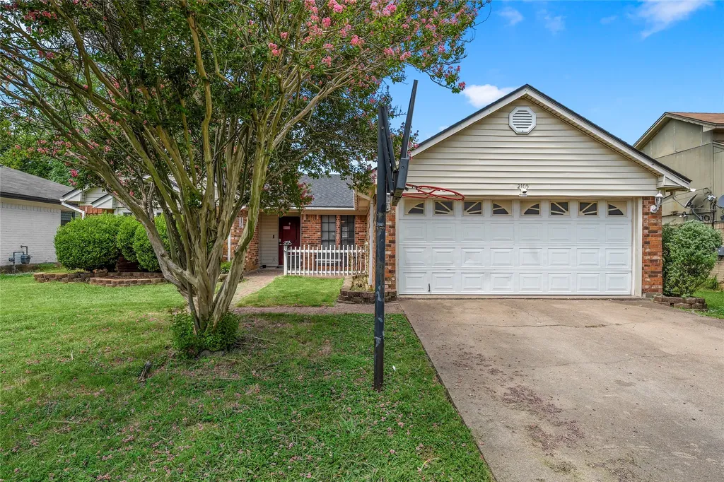 2105 Real Drive Woodway TX 76712