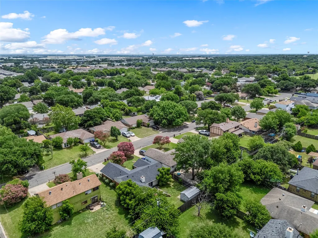 2105 Real Drive Woodway TX 76712