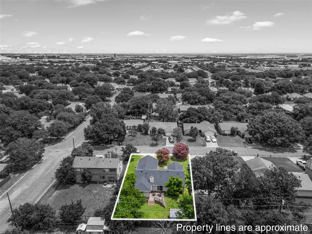 2105 Real Drive Woodway TX 76712