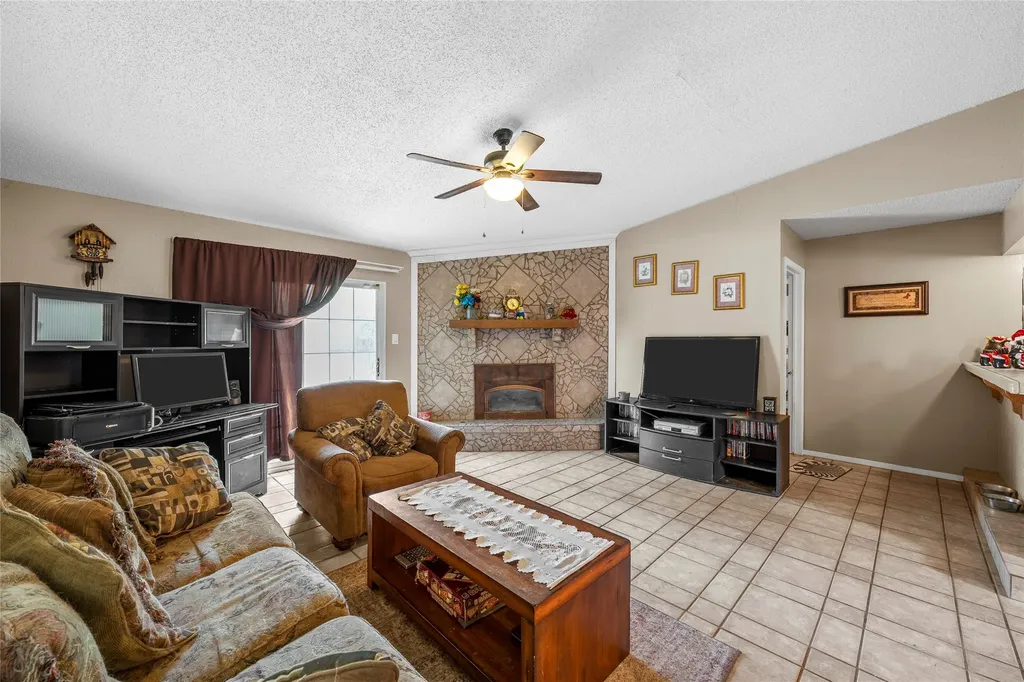 2105 Real Drive Woodway TX 76712