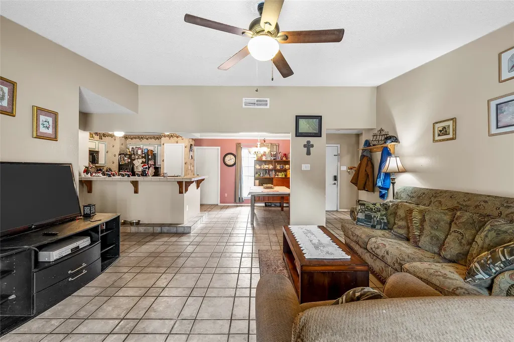 2105 Real Drive Woodway TX 76712