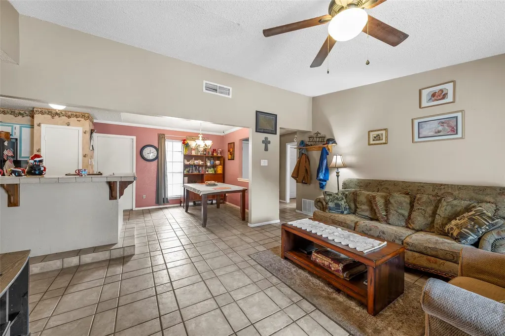 2105 Real Drive Woodway TX 76712
