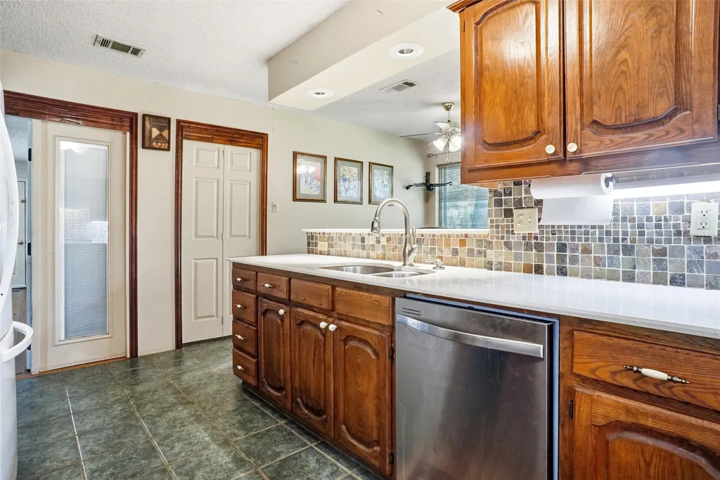 35 Hickory Hills Boulevard Hickory Creek TX 75065