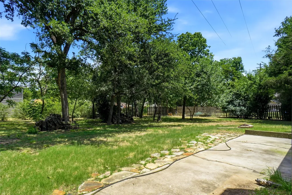 35 Hickory Hills Boulevard Hickory Creek TX 75065