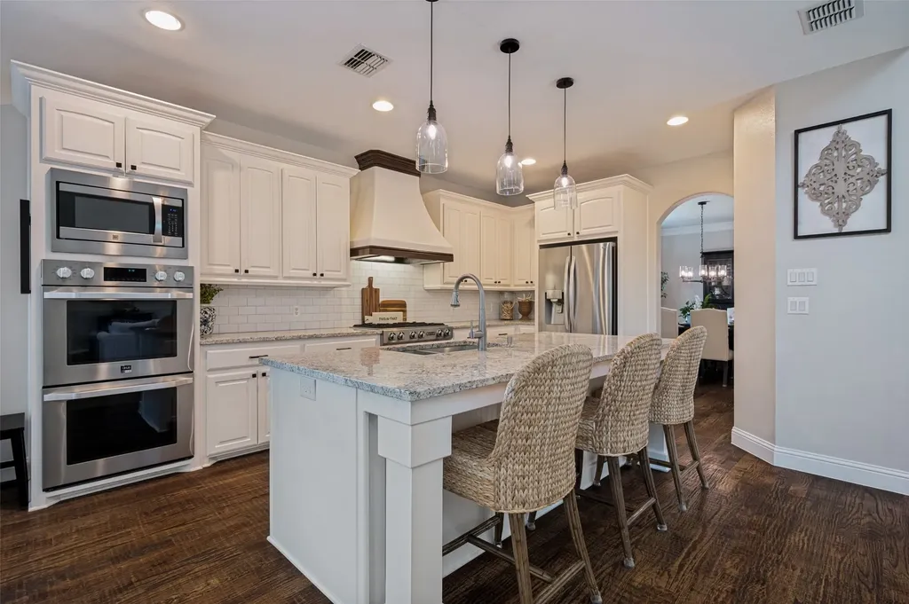 712 Glendevon Drive Mckinney TX 75071