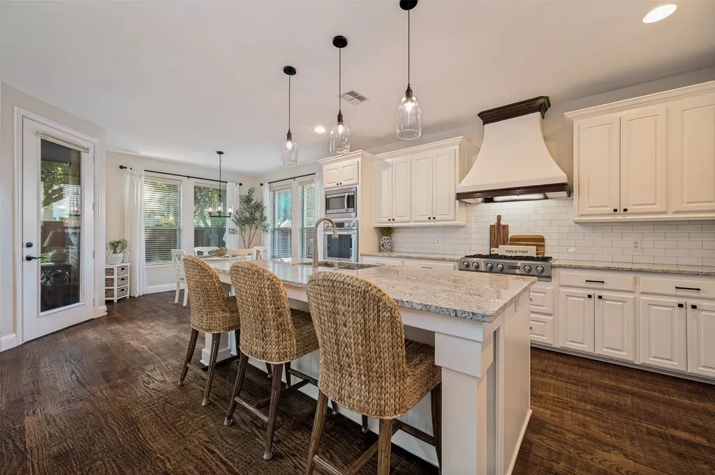 712 Glendevon Drive Mckinney TX 75071