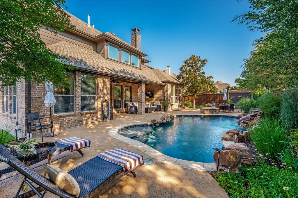 712 Glendevon Drive Mckinney TX 75071