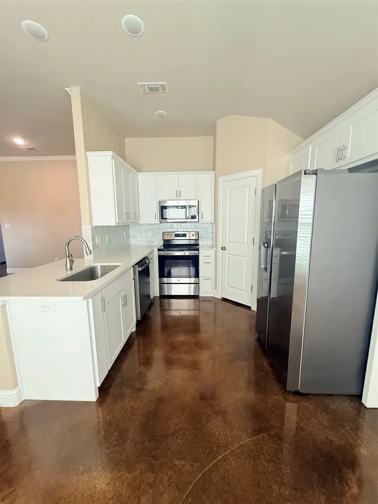 109 Cool Meadows Court Millsap TX 76066