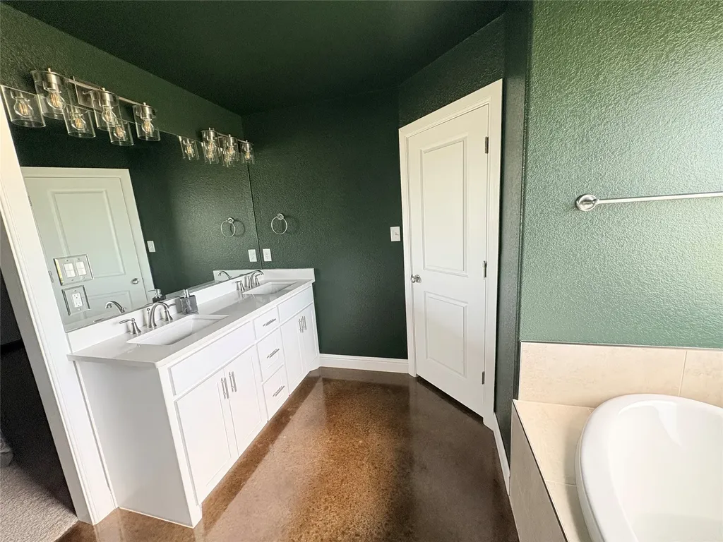 109 Cool Meadows Court Millsap TX 76066