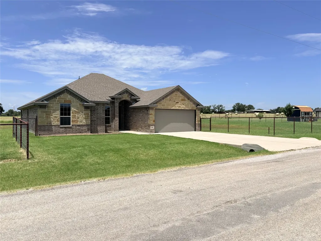 109 Cool Meadows Court Millsap TX 76066