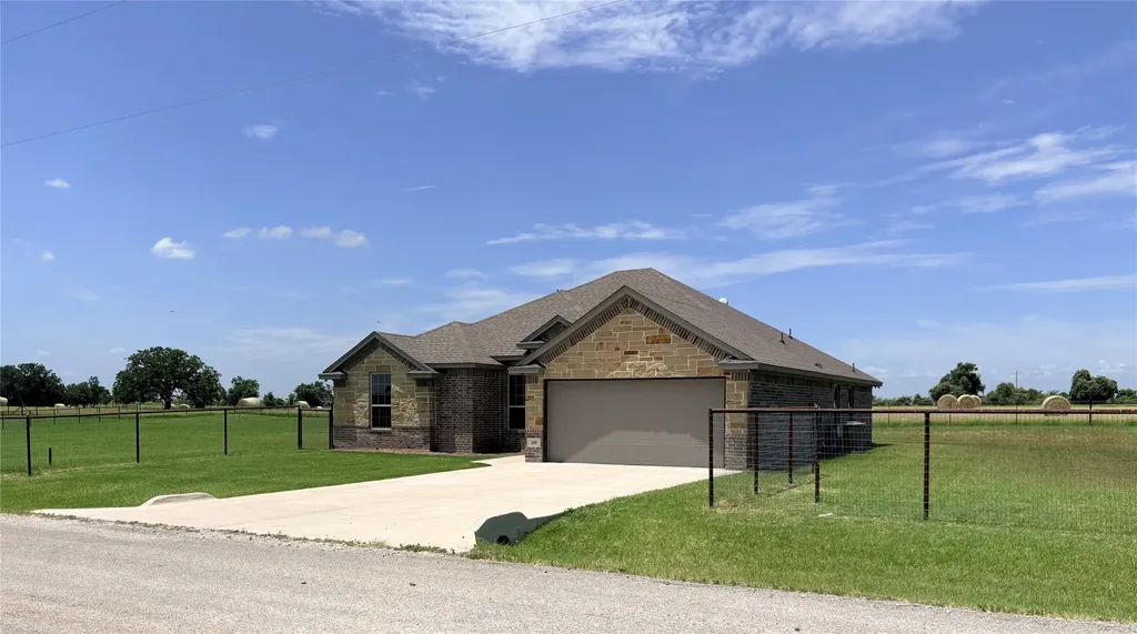 109 Cool Meadows Court Millsap TX 76066