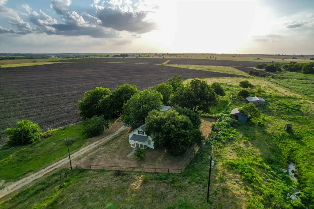 14940 Cathy Creek Road Holland TX 76534