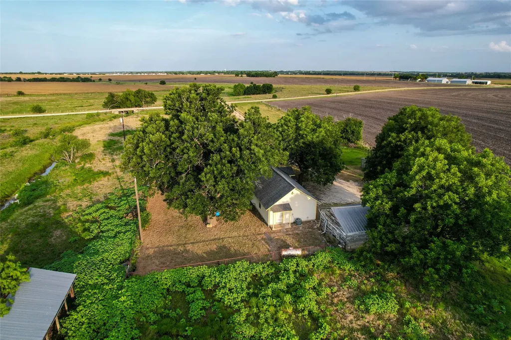 14940 Cathy Creek Road Holland TX 76534