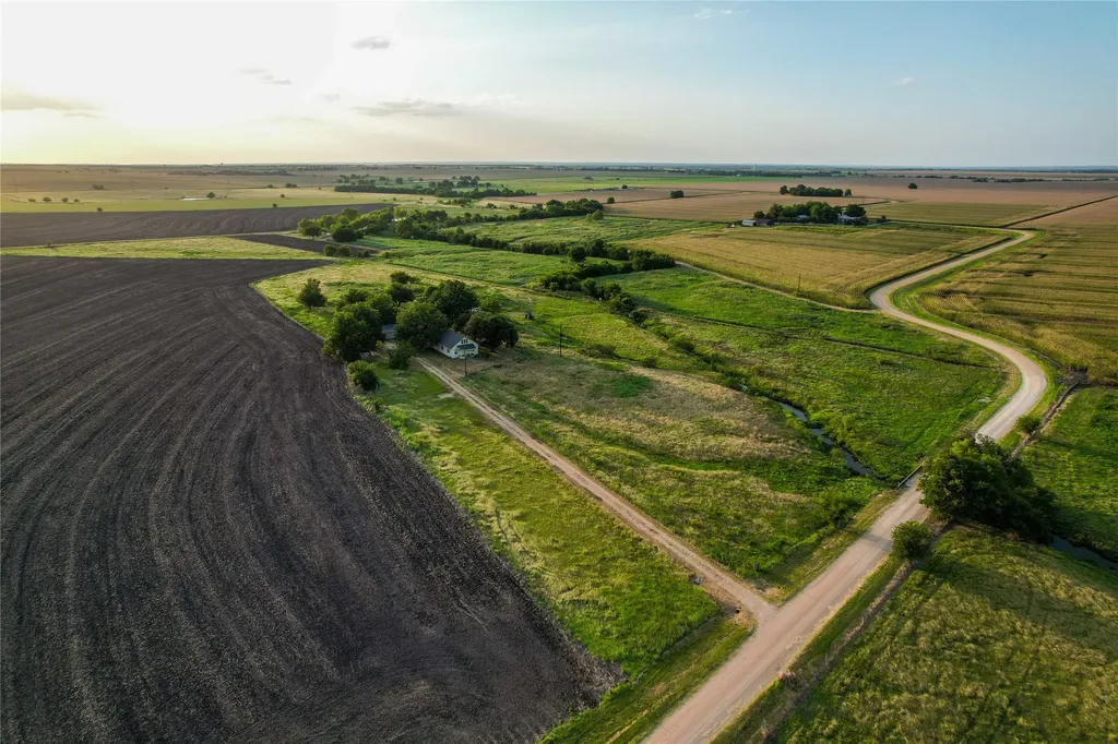 14940 Cathy Creek Road Holland TX 76534