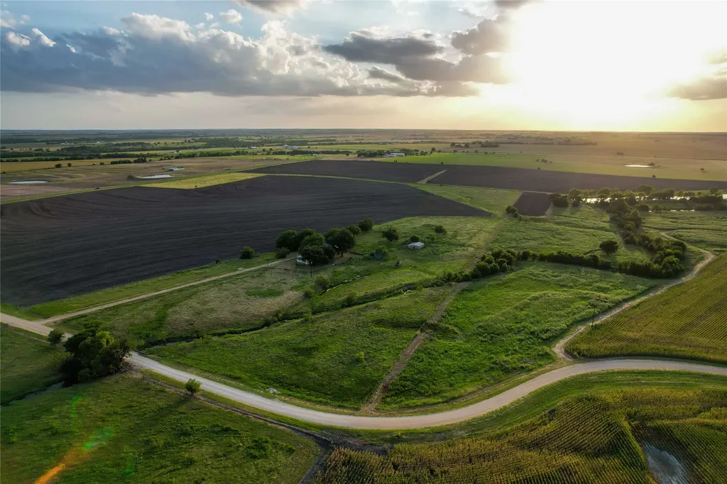 14940 Cathy Creek Road Holland TX 76534