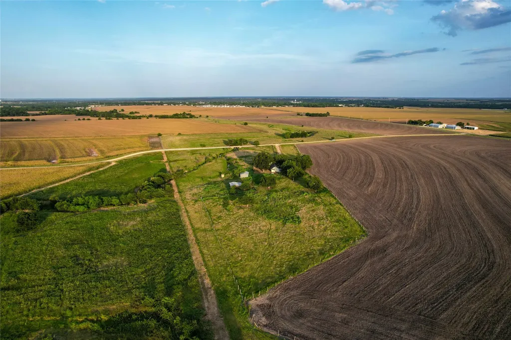 14940 Cathy Creek Road Holland TX 76534