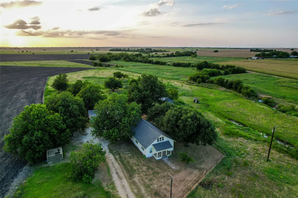 14940 Cathy Creek Road Holland TX 76534