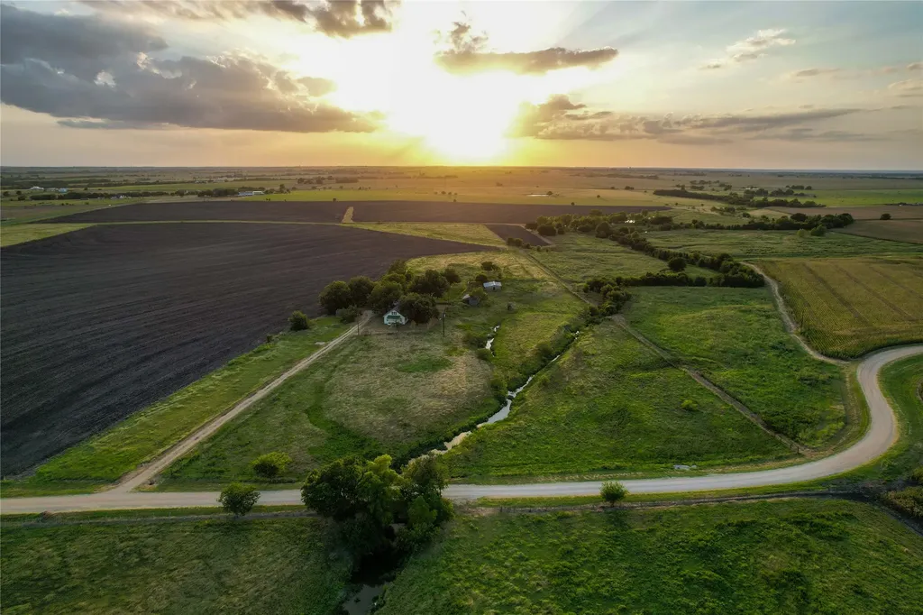 14940 Cathy Creek Road Holland TX 76534