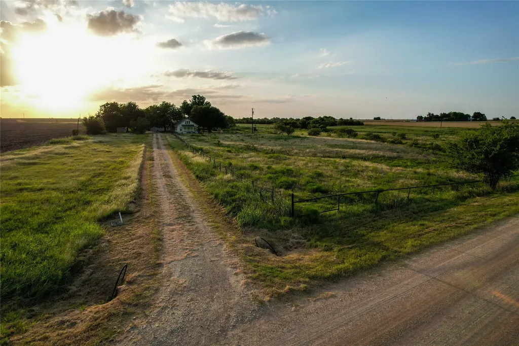 14940 Cathy Creek Road Holland TX 76534