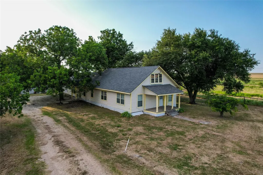 14940 Cathy Creek Road Holland TX 76534