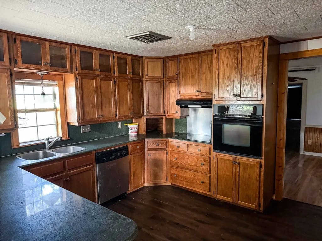 14940 Cathy Creek Road Holland TX 76534