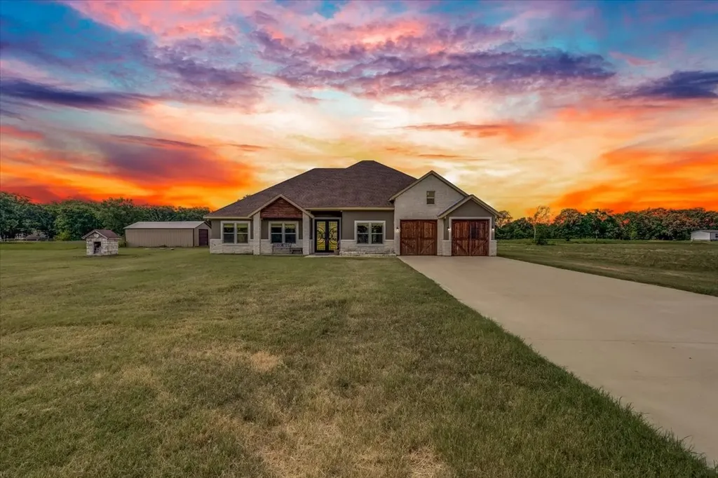 9325 County Road 4074 Scurry TX 75158