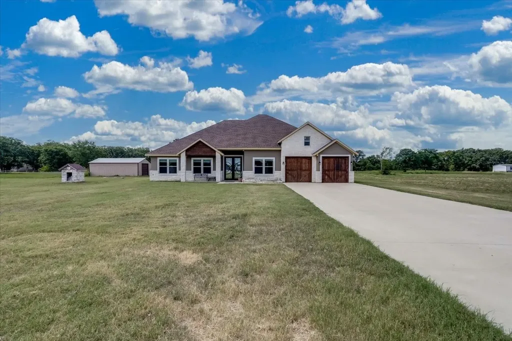 9325 County Road 4074 Scurry TX 75158