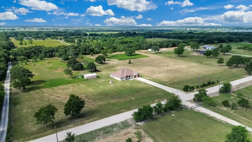 9325 County Road 4074 Scurry TX 75158