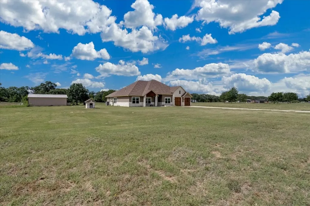 9325 County Road 4074 Scurry TX 75158