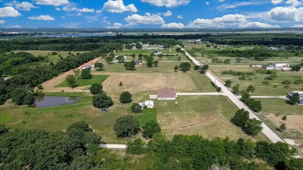 9325 County Road 4074 Scurry TX 75158