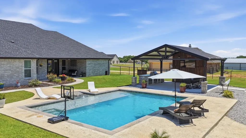 116 Friendship Way Boyd TX 76023