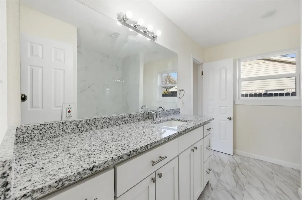 3301 Peachtree Lane Pantego TX 76013