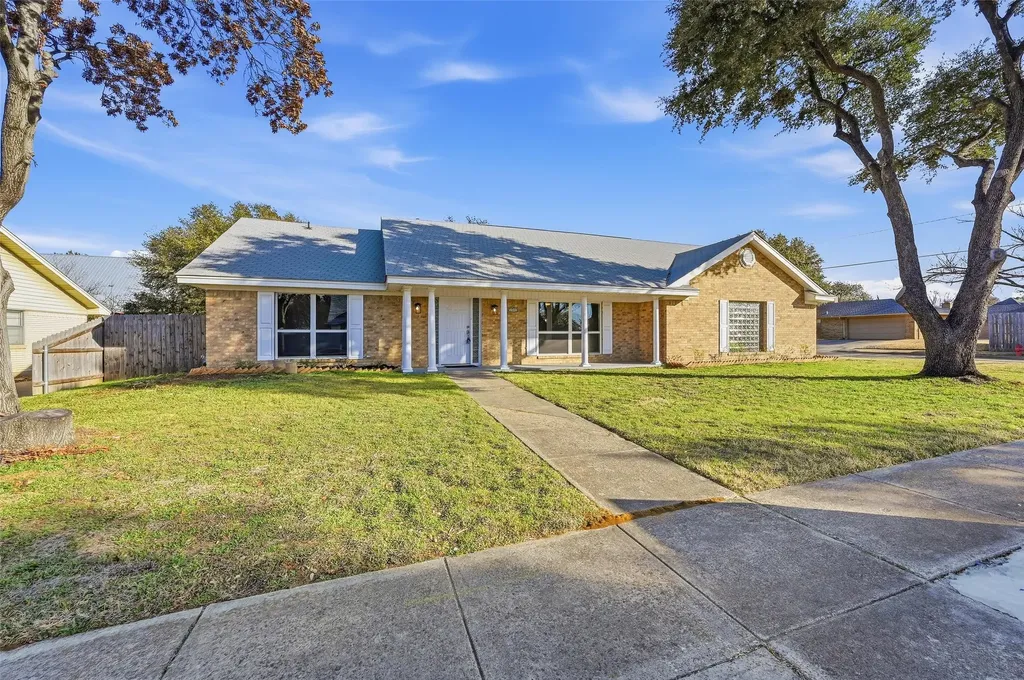 3301 Peachtree Lane Pantego TX 76013