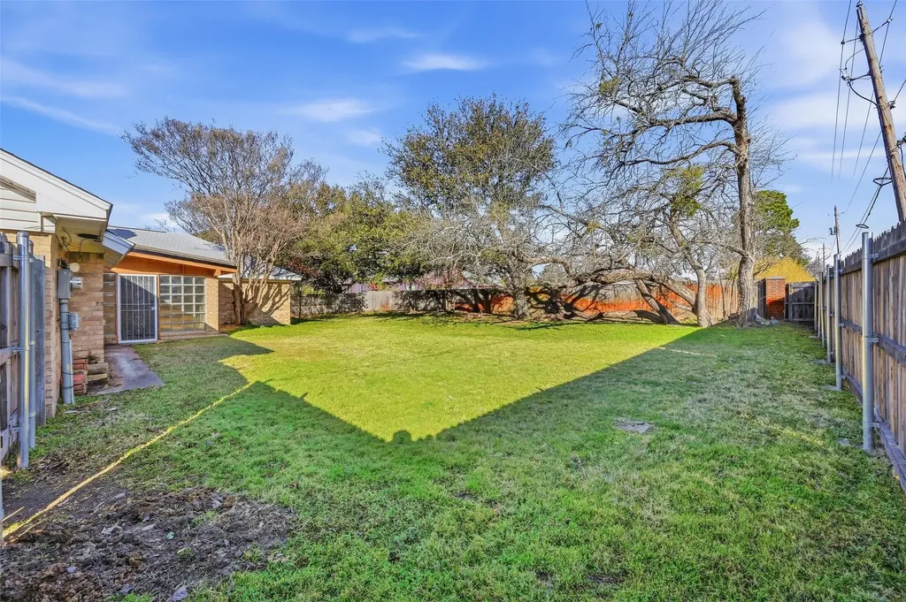 3301 Peachtree Lane Pantego TX 76013